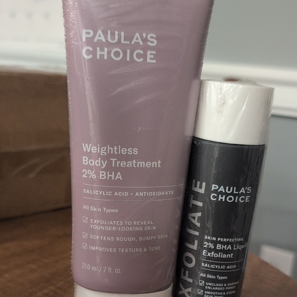 Paula's Choice Weightless Body Treatment and Exfoliant - Lavender and Black